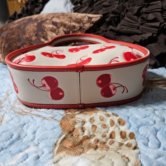 NWT SOLD OUT Coachtopia Coach Ergo Shoulder Bag in Vintage Cherry Print - Picture 7 of 7